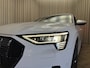 Audi E-tron 55 quattro 95 kWh 94% SOH / Luchtvering / Matrix LED / Leder / 20'' LMV / Camera / Navigatie / Cruise / Org.NL!
