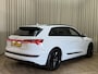 Audi E-tron 55 quattro 95 kWh 94% SOH / Luchtvering / Matrix LED / Leder / 20'' LMV / Camera / Navigatie / Cruise / Org.NL!