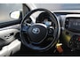 Toyota Aygo 1.0 VVT-i x-first | Incl. 12 maanden garantie | Achteruitrijcamera | Elektrische ramen | Lichtmetalen velgen | Bluetooth | Airco