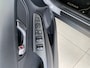 Hyundai Kona 1.6 GDI HEV Premium,Automaat,Digitaaldasbord,Head-Up Display,Keyless,Climate&Cruiscontrol Adaptief,Spraakbediening,Trekhaak,Navigatie,Achteruitrijcamera,Stoelen Elektrischbedienbaar,Stoel &Stuurverwarming,Krell Premium,Tel Lader,18 Inch Lmv