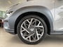 Hyundai Kona 1.6 GDI HEV Premium,Automaat,Digitaaldasbord,Head-Up Display,Keyless,Climate&Cruiscontrol Adaptief,Spraakbediening,Trekhaak,Navigatie,Achteruitrijcamera,Stoelen Elektrischbedienbaar,Stoel &Stuurverwarming,Krell Premium,Tel Lader,18 Inch Lmv