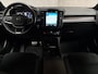 Volvo XC40 1.5 T4 Recharge R-Design 211Pk Automaat (APPLE CARPLAY, GROOT NAVI, LEDER/ALCANTARA, STUUR/STOELVERWARMING, CAMERA, TREKHAAK, SPORTSTOELEN, GETINT GLAS, LANE ASSIST, NIEUWSTAAT)