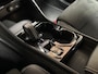 Volvo XC40 1.5 T4 Recharge R-Design 211Pk Automaat (APPLE CARPLAY, GROOT NAVI, LEDER/ALCANTARA, STUUR/STOELVERWARMING, CAMERA, TREKHAAK, SPORTSTOELEN, GETINT GLAS, LANE ASSIST, NIEUWSTAAT)