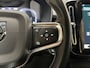 Volvo XC40 1.5 T4 Recharge R-Design 211Pk Automaat (APPLE CARPLAY, GROOT NAVI, LEDER/ALCANTARA, STUUR/STOELVERWARMING, CAMERA, TREKHAAK, SPORTSTOELEN, GETINT GLAS, LANE ASSIST, NIEUWSTAAT)