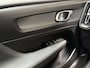 Volvo XC40 1.5 T4 Recharge R-Design 211Pk Automaat (APPLE CARPLAY, GROOT NAVI, LEDER/ALCANTARA, STUUR/STOELVERWARMING, CAMERA, TREKHAAK, SPORTSTOELEN, GETINT GLAS, LANE ASSIST, NIEUWSTAAT)
