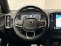 Volvo XC40 1.5 T4 Recharge R-Design 211Pk Automaat (APPLE CARPLAY, GROOT NAVI, LEDER/ALCANTARA, STUUR/STOELVERWARMING, CAMERA, TREKHAAK, SPORTSTOELEN, GETINT GLAS, LANE ASSIST, NIEUWSTAAT)