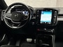 Volvo XC40 1.5 T4 Recharge R-Design 211Pk Automaat (APPLE CARPLAY, GROOT NAVI, LEDER/ALCANTARA, STUUR/STOELVERWARMING, CAMERA, TREKHAAK, SPORTSTOELEN, GETINT GLAS, LANE ASSIST, NIEUWSTAAT)