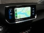 Peugeot 208 1.2 PureTech Allure Sport Automaat (VIRTUAL COCKPIT, APPLE CARPLAY, GROOT NAVI, 360 CAMERA, SPORTSTOELEN, LEDER, ADAPTIVE CRUISE, KEYLESS, NIEUWSTAAT)
