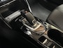 Peugeot 208 1.2 PureTech Allure Sport Automaat (VIRTUAL COCKPIT, APPLE CARPLAY, GROOT NAVI, 360 CAMERA, SPORTSTOELEN, LEDER, ADAPTIVE CRUISE, KEYLESS, NIEUWSTAAT)