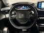 Peugeot 208 1.2 PureTech Allure Sport Automaat (VIRTUAL COCKPIT, APPLE CARPLAY, GROOT NAVI, 360 CAMERA, SPORTSTOELEN, LEDER, ADAPTIVE CRUISE, KEYLESS, NIEUWSTAAT)