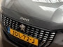 Peugeot 208 1.2 PureTech Allure Sport Automaat (VIRTUAL COCKPIT, APPLE CARPLAY, GROOT NAVI, 360 CAMERA, SPORTSTOELEN, LEDER, ADAPTIVE CRUISE, KEYLESS, NIEUWSTAAT)