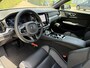 Volvo V60 T6 Plug-in hybrid AWD Plus Dark | Blis | Keyless | Trekhaak | 360 camera | Elektrische stoelen | AppleCarplay | Harman Kardon audio |