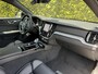 Volvo V60 T6 Plug-in hybrid AWD Plus Dark | Blis | Keyless | Trekhaak | 360 camera | Elektrische stoelen | AppleCarplay | Harman Kardon audio |