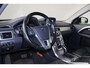 Volvo V70 T4 Inscription Edition - AUTOMAAT - Schuif/kanteldak - bi-xenon koplampen - Verwarmde voorstoelen - Lederen bekleding - Parkeersensoren voor & achter - Geventileerde voorstoelen - Cruise control - Navigatie - Volvo On Call - Standkachel - 17' LMV