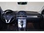 Volvo V70 T4 Inscription Edition - AUTOMAAT - Schuif/kanteldak - bi-xenon koplampen - Verwarmde voorstoelen - Lederen bekleding - Parkeersensoren voor & achter - Geventileerde voorstoelen - Cruise control - Navigatie - Volvo On Call - Standkachel - 17' LMV