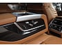 BMW 7-Serie 750i xDrive High Executive M-sport | Driving Assistant Plus | Massage | 360 camera | B&W audio | Gesture control | Panoramadak | Comfortstoelen | Stuurverwarming