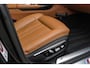 BMW 7-Serie 750i xDrive High Executive M-sport | Driving Assistant Plus | Massage | 360 camera | B&W audio | Gesture control | Panoramadak | Comfortstoelen | Stuurverwarming