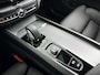 Volvo XC60 T6 Plug-in hybrid AWD Ultra Bright | Panoramadak | 360° camera | Luchtvering | Harman Kardon | Head-up display | Stoel- en Stuurverwarming | Trekhaak