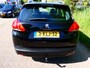 Peugeot 2008 1.2 VTi 1e eigenaar Airco Cruise Trekhaak 1100kg. Historie Hoge instap