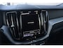 Volvo XC60 2.0 T6 Plug-in hybrid AWD Ultimate Dark | Trekhaak | Pano | Camera |