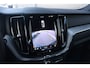 Volvo XC60 2.0 T6 Plug-in hybrid AWD Ultimate Dark | Trekhaak | Pano | Camera |