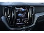 Volvo XC60 2.0 T6 Plug-in hybrid AWD Ultimate Dark | Trekhaak | Pano | Camera |