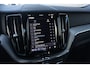 Volvo XC60 2.0 T6 Plug-in hybrid AWD Ultimate Dark | Trekhaak | Pano | Camera |