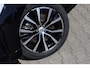Volvo XC60 2.0 T6 Plug-in hybrid AWD Ultimate Dark | Trekhaak | Pano | Camera |