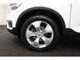 Volvo XC40 T2 Business Pro | Panoramadak | BLIS | Camera | Trekhaak | Adaptieve Cruise | Stoelverwarming / Stuurwielverwarming |