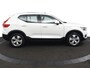 Volvo XC40 T2 Business Pro | Panoramadak | BLIS | Camera | Trekhaak | Adaptieve Cruise | Stoelverwarming / Stuurwielverwarming |