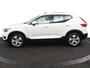 Volvo XC40 T2 Business Pro | Panoramadak | BLIS | Camera | Trekhaak | Adaptieve Cruise | Stoelverwarming / Stuurwielverwarming |