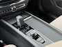 Volvo XC60 T6 Plug-in hybrid AWD AUT8 350PK Essential Dark | Nordico bekleding | Driver Assist Pack | 21" Lichtmetalen velgen | Extra getint glas | Black Pack | Charcoal hemelbekleding | Climate Pack |
