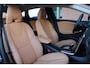Volvo V40 Cross Country T3 Polar+ Luxury | Trekhaak | Panoramadak | Cruise Control | Navigatie | Bluetooth Telefonie & Multimedia | Verwarmbare Voorstoelen | Harman Kardon | Extra Getint Glas