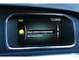 Volvo V40 Cross Country T3 Polar+ Luxury | Trekhaak | Panoramadak | Cruise Control | Navigatie | Bluetooth Telefonie & Multimedia | Verwarmbare Voorstoelen | Harman Kardon | Extra Getint Glas