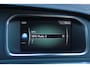 Volvo V40 Cross Country T3 Polar+ Luxury | Trekhaak | Panoramadak | Cruise Control | Navigatie | Bluetooth Telefonie & Multimedia | Verwarmbare Voorstoelen | Harman Kardon | Extra Getint Glas