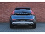 Volvo V40 Cross Country T3 Polar+ Luxury | Trekhaak | Panoramadak | Cruise Control | Navigatie | Bluetooth Telefonie & Multimedia | Verwarmbare Voorstoelen | Harman Kardon | Extra Getint Glas