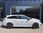 Peugeot e-308 SW Style EV 54 kWh | Nieuwe Auto | Tot 8 jaar Garantie | Tot 420 Km WLTP | Navigatie via Telefoon | Warmtepomp | 18" Lichtmetalen Velgen | Adaptieve Cruise Control met Drive Assist | Full LED Verlichting | Apple Carplay/Android Auto.