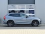 Volvo XC60 2.0 T6 Plug-in hybrid AWD R-Design Long Range | 350 pk | Dark | Trekhaak | Pano | Leder | 21 inch