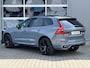 Volvo XC60 2.0 T6 Plug-in hybrid AWD R-Design Long Range | 350 pk | Dark | Trekhaak | Pano | Leder | 21 inch