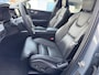Volvo XC60 2.0 T6 Plug-in hybrid AWD R-Design Long Range | 350 pk | Dark | Trekhaak | Pano | Leder | 21 inch