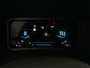 Hyundai Kona Electric EV Premium 64 kWh | Stoelverwarming | Warmtepomp | Achteruitrijcamera | Adaptieve Cruise Control | Climate Control
