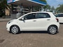 Toyota Yaris 1.0 VVTi Cool *AIRCO*5DRS*ELEKTR. RAMEN*NW. APK*STUURBEKR.*