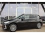 BMW 2-Serie Active Tourer (u06) 225e XDRIVE 245PK LUXURY LINE Panodak | Trekhaak | Leer | Memory | Camera | Live Cockpit |