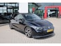Volkswagen Golf 1.5 eTSI R-Line Business+ panoramadak, 18" LMV Bakersfield, LED matrix,  navigatie, stoelverwarming, side assist, ACC,  spiegel pakket, stuurwielverwarming, privacy glas.