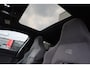 Volkswagen Golf 1.5 eTSI R-Line Business+ panoramadak, 18" LMV Bakersfield, LED matrix,  navigatie, stoelverwarming, side assist, ACC,  spiegel pakket, stuurwielverwarming, privacy glas.