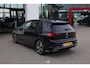 Volkswagen Golf 1.5 eTSI R-Line Business+ 150PK / 110kW DSG, Panoramadak, 18" 'Bakersfield' LMV, LED Matrix (IQ.Lights), navigatie, verwarmbare voorstoelen, dodehoekdetectie (side assist), adaptieve cruise control (acc), elektrisch verstel-, verwarm- en inklapbare buitenspiegels (spiegel pakket), verwarmbaar multifunctioneel lederen stuurwiel, privacy glas, Apple Carplay & Android Auto, DAB+, achteruitrijcamera (rear view), parkeersensoren voor en achter (pdc), keyless start & entry etc.