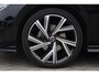 Volkswagen Golf 1.5 eTSI R-Line Business+ 150PK / 110kW DSG, Panoramadak, 18" 'Bakersfield' LMV, LED Matrix (IQ.Lights), navigatie, verwarmbare voorstoelen, dodehoekdetectie (side assist), adaptieve cruise control (acc), elektrisch verstel-, verwarm- en inklapbare buitenspiegels (spiegel pakket), verwarmbaar multifunctioneel lederen stuurwiel, privacy glas, Apple Carplay & Android Auto, DAB+, achteruitrijcamera (rear view), parkeersensoren voor en achter (pdc), keyless start & entry etc.