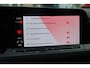 Volkswagen Golf 1.5 eTSI R-Line Business+ 150PK / 110kW DSG, Panoramadak, 18" 'Bakersfield' LMV, LED Matrix (IQ.Lights), navigatie, verwarmbare voorstoelen, dodehoekdetectie (side assist), adaptieve cruise control (acc), elektrisch verstel-, verwarm- en inklapbare buitenspiegels (spiegel pakket), verwarmbaar multifunctioneel lederen stuurwiel, privacy glas, Apple Carplay & Android Auto, DAB+, achteruitrijcamera (rear view), parkeersensoren voor en achter (pdc), keyless start & entry etc.