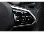 Volkswagen Golf 1.5 eTSI R-Line Business+ 150PK / 110kW DSG, Panoramadak, 18" 'Bakersfield' LMV, LED Matrix (IQ.Lights), navigatie, verwarmbare voorstoelen, dodehoekdetectie (side assist), adaptieve cruise control (acc), elektrisch verstel-, verwarm- en inklapbare buitenspiegels (spiegel pakket), verwarmbaar multifunctioneel lederen stuurwiel, privacy glas, Apple Carplay & Android Auto, DAB+, achteruitrijcamera (rear view), parkeersensoren voor en achter (pdc), keyless start & entry etc.