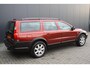 Volvo V70 Cross Country 2.4 T Comfort Line AUTOMAAT - KOPPAKKING DEFECT